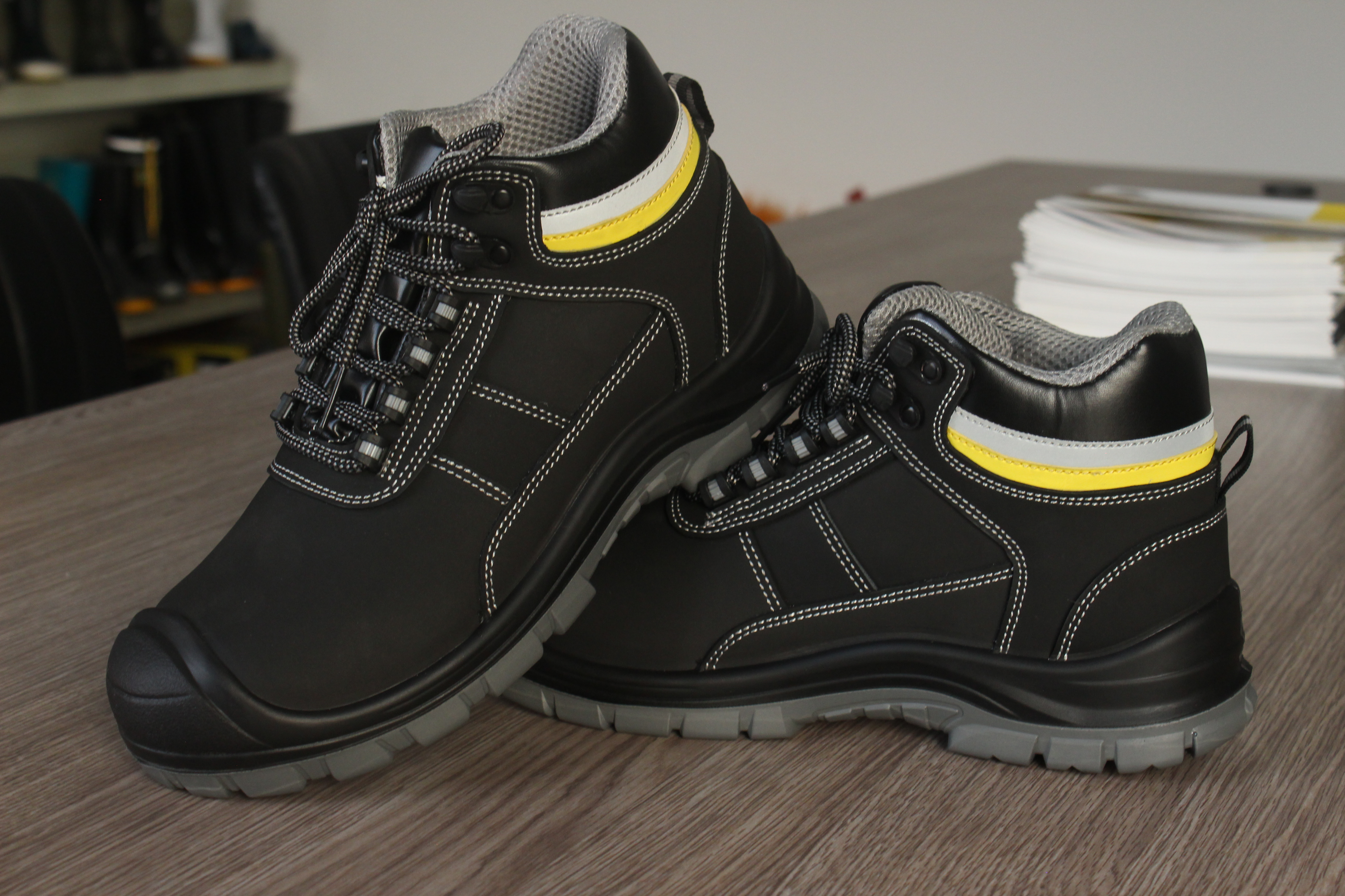 Heavy Industrial Mid Cut S3 Leather Steel Toe Safety Shoes