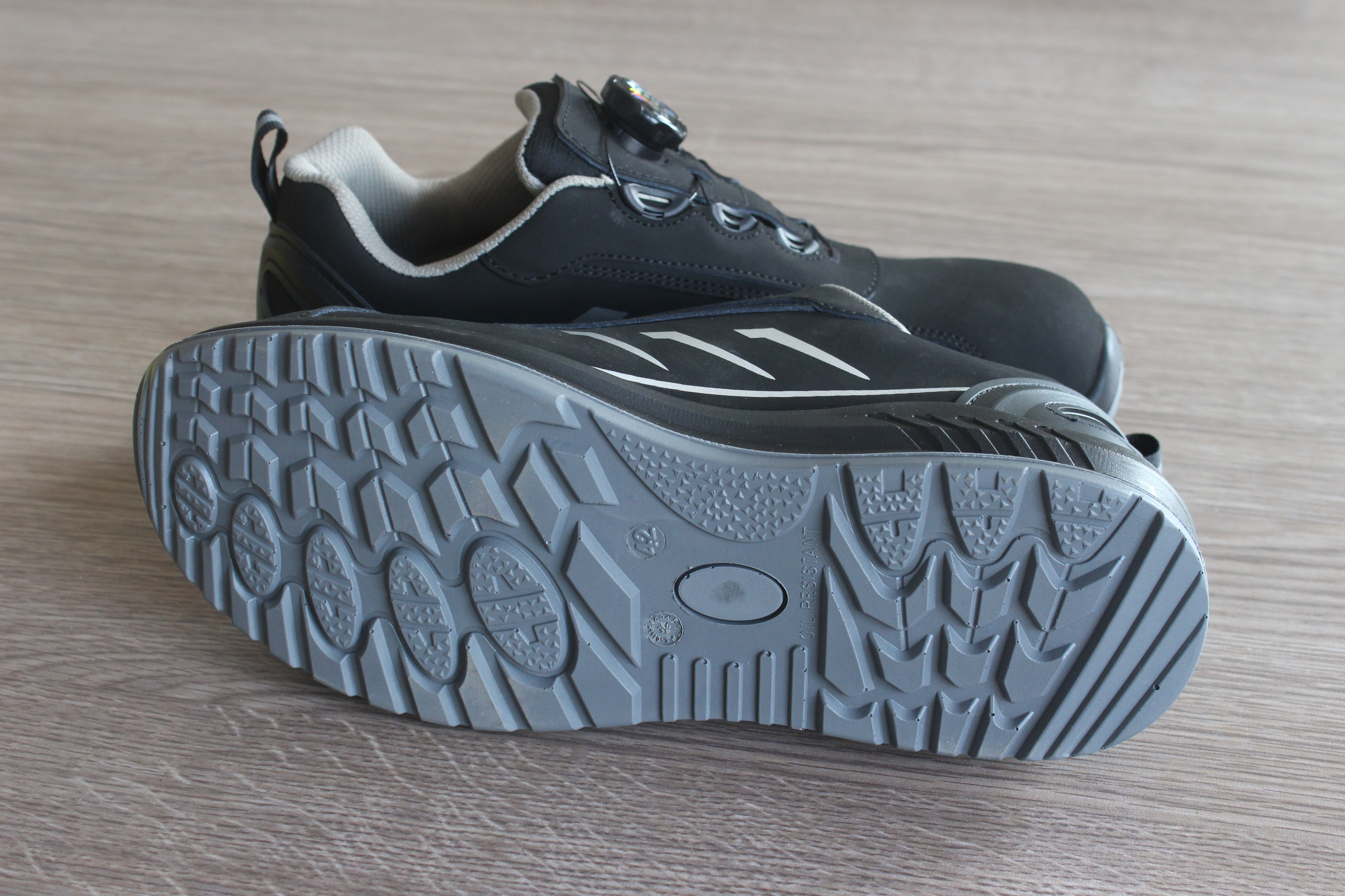 Employee Safety Boots & Shoes Winter Factory Use S3 Anti-Slip Waterproof Leather Steel Toe Quick Lace Rotating Button