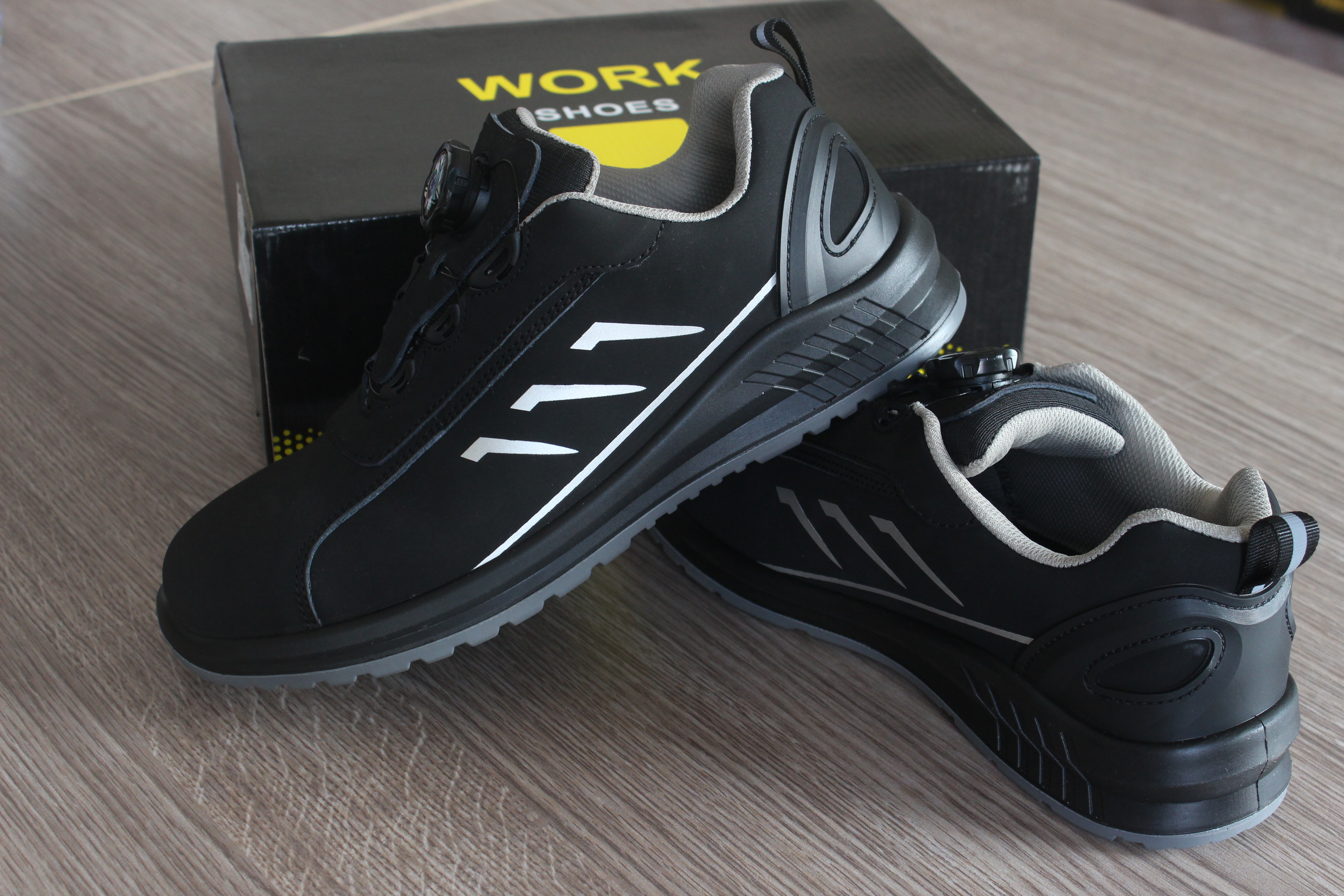 Employee Safety Boots & Shoes Winter Factory Use S3 Anti-Slip Waterproof Leather Steel Toe Quick Lace Rotating Button