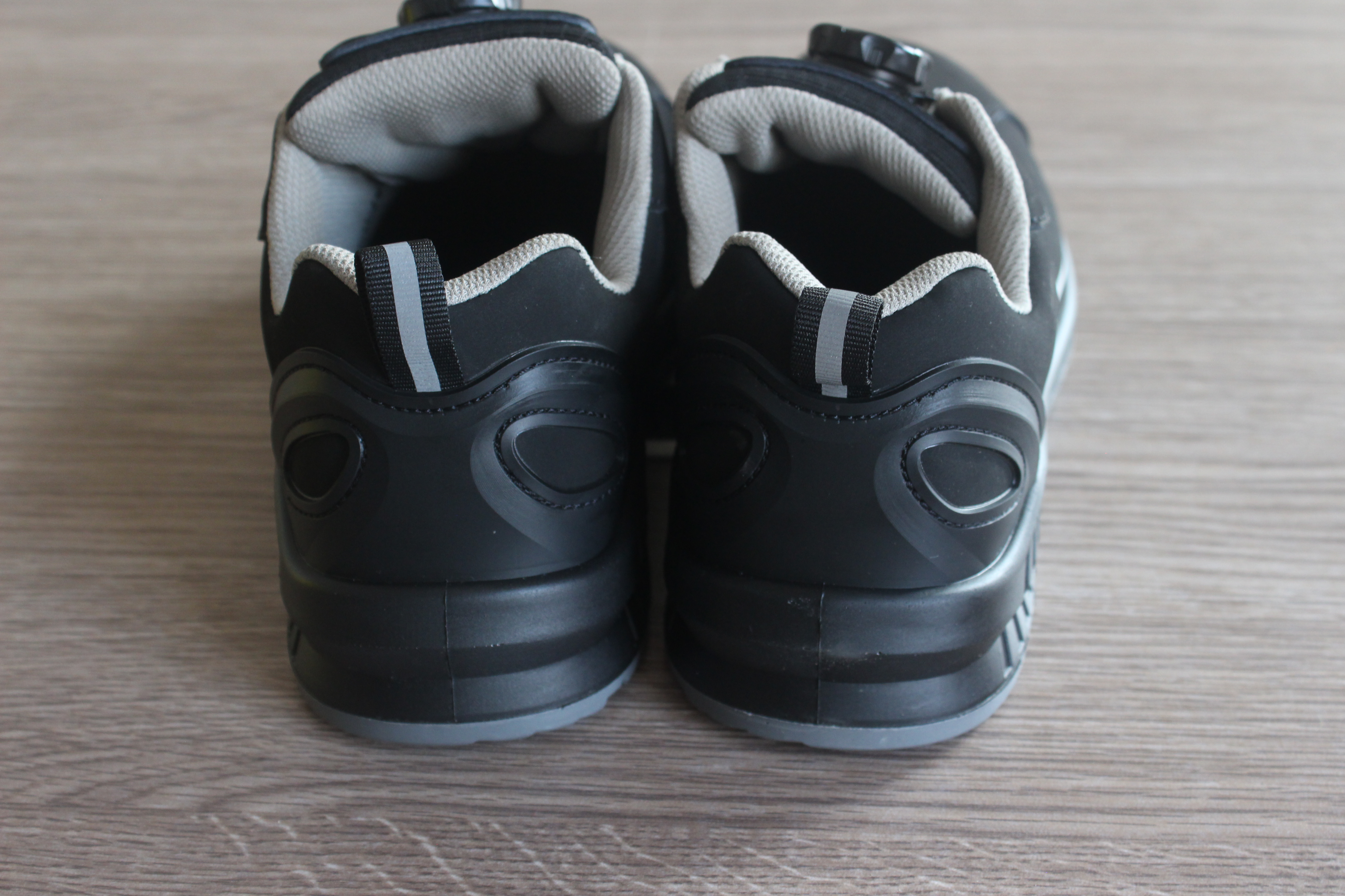 Employee Safety Boots & Shoes Winter Factory Use S3 Anti-Slip Waterproof Leather Steel Toe Quick Lace Rotating Button