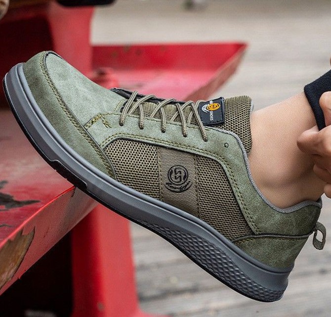 Factory Use Men's Microfiber Leather Safety Shoes Low-top Breathable Safety Footwear Work Boots with Necessary Safety Features